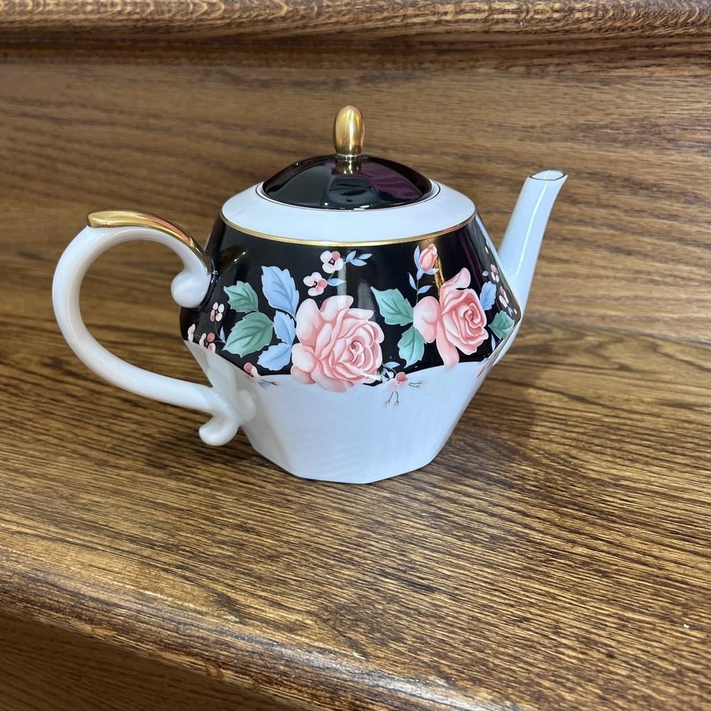 GEAR Victoria's Garden Arita Japan Porcelain Teapot Pink Roses Black Gold Pot